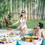 Bali Style Luxury Pool Near & Walking St!
