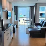 Centara Avenue Pool View B72 อพาร์ทเม้น Pattaya