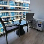 Centara Avenue Pool View B72 อพาร์ทเม้น *