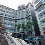 อพาร์ทเม้น Centara Avenue Pool View B72 *