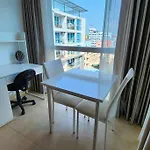 อพาร์ทเม้น Centara Avenue Pool View B72 *