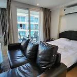 Centara Avenue Pool View B72 * Pattaya