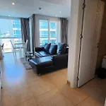 อพาร์ทเม้น Centara Avenue Pool View B72 *