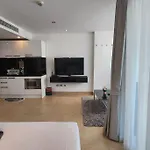 Centara Avenue Residences B65