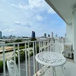 Baan By Sabai Near By God โรงแรม Pattaya