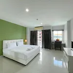 Baan By Sabai Near By God โรงแรม 3*
