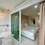 Baan By Sabai Near By God โรงแรม