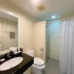 Baan By Sabai Near By God โรงแรม 3*