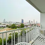 Baan By Sabai Near By God โรงแรม 3*