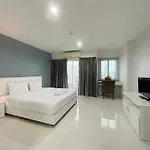 Baan By Sabai Near By God โรงแรม Pattaya