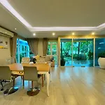 โรงแรม Baan By Sabai Near By God 3*