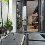 Me9 Luxury Pool Villa