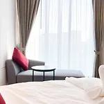 Central Pattaya Condo With Roof Top Pool