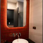 อพาร์ทเม้น With Roof Pool