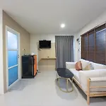 The Seathru Koh Larn Hotel