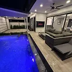 วิลล่า Super Luxury 3 Bedroom Private Pool With Jacuzzi, Near 711, 10 Minutes To Walking Street And - Mt 7