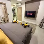 Super Luxury 3 Bedroom Private Pool With Jacuzzi, Near 711, 10 Minutes To Walking Street And - Mt 7 วิลล่า *
