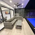 วิลล่า Super Luxury 3 Bedroom Private Pool With Jacuzzi, Near 711, 10 Minutes To Walking Street And - Mt 7 *