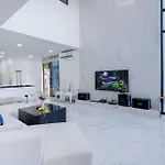 Tagvilla Palm Spring Villa In Pattaya 8 Bedroom