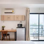 Hotel The Corner