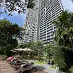 อพาร์ทเม้น Zire Wongamat Luxury With Sea View Pattaya