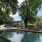อพาร์ทเม้น Zire Wongamat Luxury With Sea View *