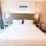 The One Cozy Living Hotel