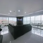 Amazing Big Balcony Seaview Dontan Beachfront Apartment Pattaya
