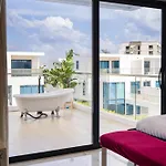 Your Days Pool Pattaya
