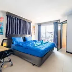 Abunawas Merry Inn At Walking Street