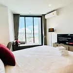 Edge By Yoyo * Pattaya