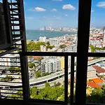 Unixx Sea View Condo Mung