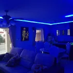 3 Bedroom Renovated House With In - And Outdoor Jacuzzi