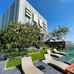 The Edge Stylish Central Studio