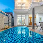 5 Bedrooms Modern Pool Villa