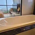 อพาร์ทเม้น Luxury 2 Bed Sea View - Location