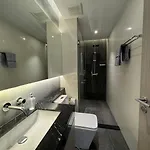 อพาร์ทเม้น Luxury 2 Bed Sea View - Location