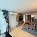 Large Luxury Condo - Pattaya City Centre - Centara Avenue, Pool View - 805