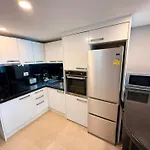 Apartment Large Luxury - Centre - Centara Avenue, Pool View - 805