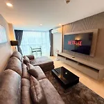 Large Luxury Condo - Pattaya City Centre - Centara Avenue, Pool View - 805