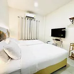 Pj Hostel & Bar