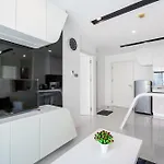 New Superb One-bedroom In The Heart Of อพาร์ทเม้น