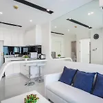 New Superb One-bedroom In The Heart Of อพาร์ทเม้น *