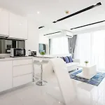 อพาร์ทเม้น New Superb One-bedroom In The Heart Of Pattaya