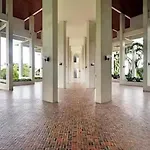 Amazing Spacious Seaview Apartment Pattaya