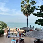 Amazing Spacious Seaview Apartment *