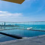 อพาร์ทเม้น Luxury Edge *