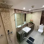 อพาร์ทเม้น Large Luxury - Centre - Centara Avenue - 101 *