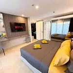 Large Luxury - Centre - Centara Avenue - 101 อพาร์ทเม้น