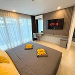 อพาร์ทเม้น Large Luxury - Centre - Centara Avenue - 101 *